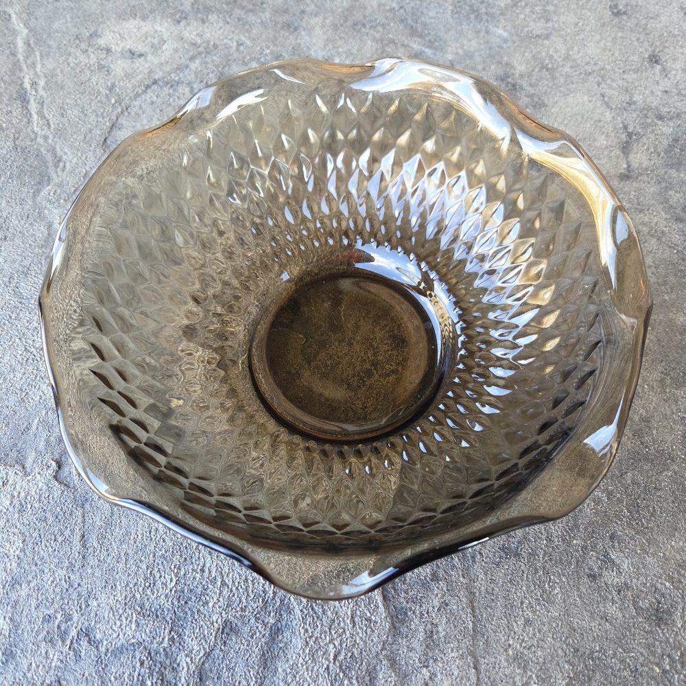 MCM Vintage Indiana Glass Brown Diamond 10 Inch Ruffled Edge Serving Bowl - Picture 3 of 5